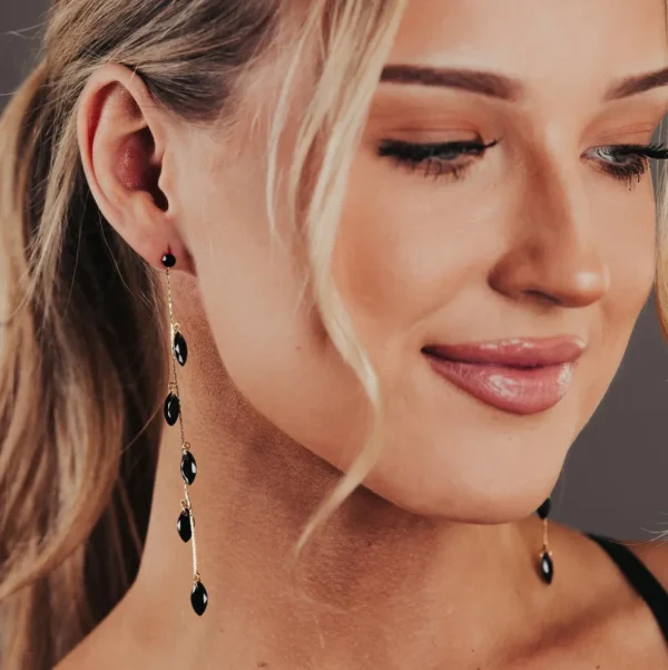 FRENCH RIVIERA | Julie Earrings -mustat juhlakorvakorut