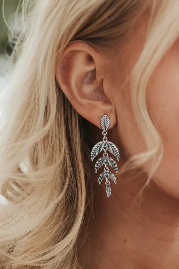 FRENCH RIVIERA | Feather -boheemit antiikkihopea sulkakorvakorut