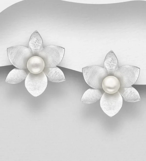 Hopeanapit, PREMIUM COLLECTION | Large Matt Flower Earstuds with Pearls