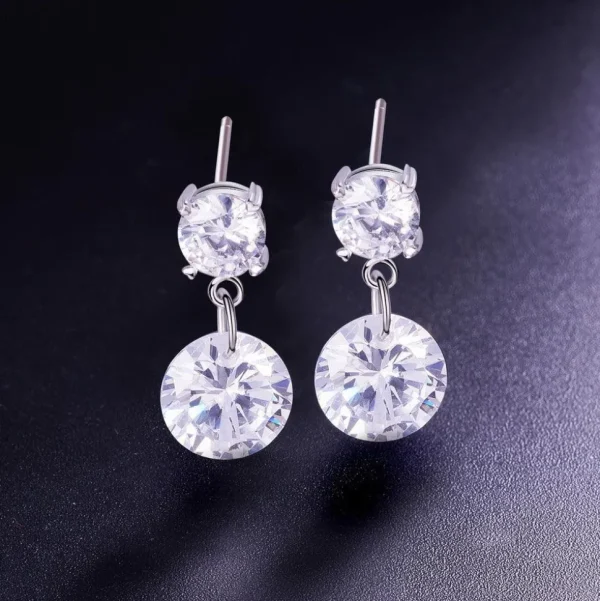 Hopeiset korvakorut, Classic Round Earrings with Cubic Zirconia
