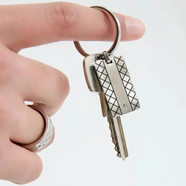 Jasper Keychain -teräksinen avaimenperä laattakoristeella