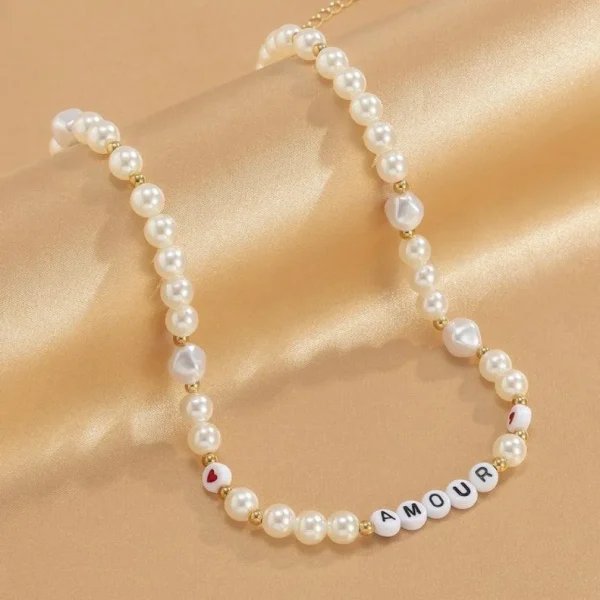 Kaulakoru, FRENCH RIVIERA | Amour Necklace -helmikaulakoru tekstillä