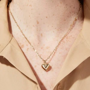 Kirurginteräskaulakoru, Gold Heart -kultasydän