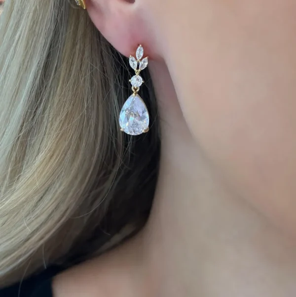 Korvakorut, ATHENA BRIDAL | Sparkle Teardrop -kullanväriset pisarat