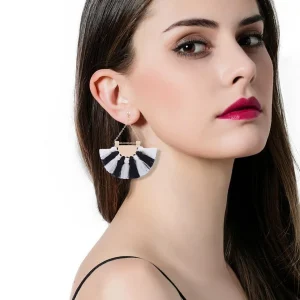 Korvakorut, Fan Shaped Tassels in Black & White