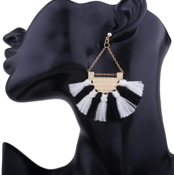 Korvakorut, Fan Shaped Tassels in Black & White