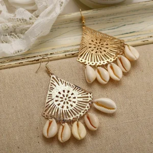 Korvakorut, PAPARAZZI | Gold and Lace Seashell Earrings