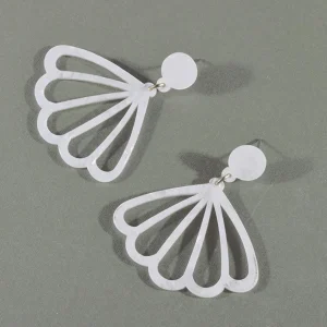 Korvakorut, Pearly White Shell