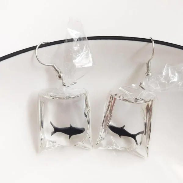 Korvakorut, Shark Earrings -mustat haikorvakorut