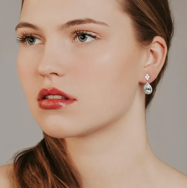 Kristallikorvakorut, ROMANCE | Beautiful Teardrop