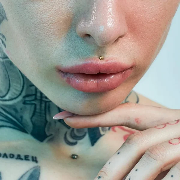 Labret 1,2mm, Titanium Basic 3mm Gold (titaaninen labret-tappi)