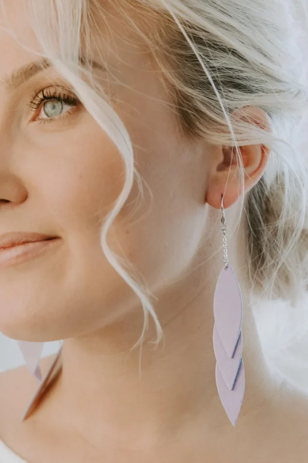 LEMPI-korvakorut, Laura (laventeli)