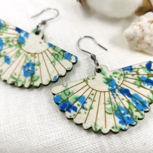 Puiset korvakorut, Fan Shaped Earrings with Blue Roses