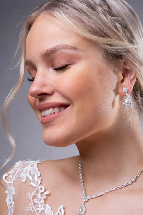 Strassikaulakoru, Romantic Pearl Necklace