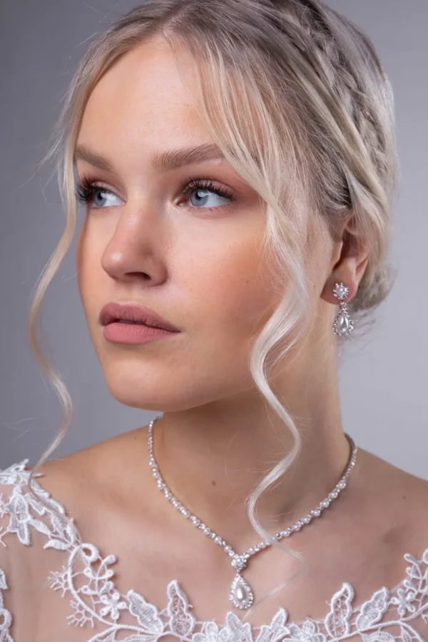 Strassikaulakoru, Romantic Pearl Necklace