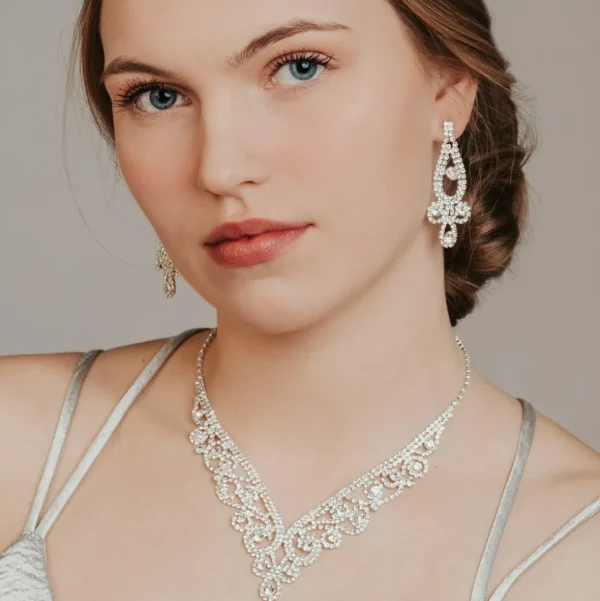 Strassikaulakoru, ROMANCE | Aurora Necklace (myös kullanvärisenä)