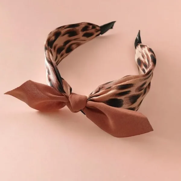 SUGAR SUGAR®, Bowtie Leo -tiilenpunainen hiuspanta (comfy)