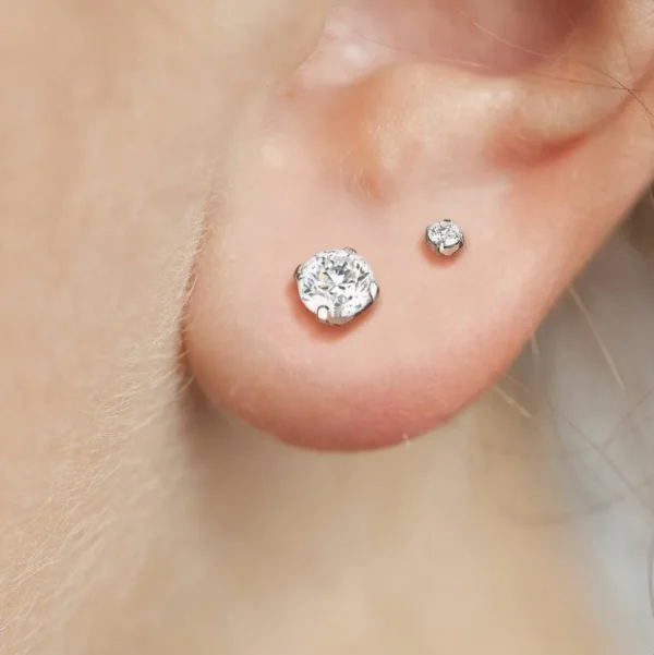 Titaaniset korvanapit, Martini Set Titanium Cubic Zirconia Earstuds